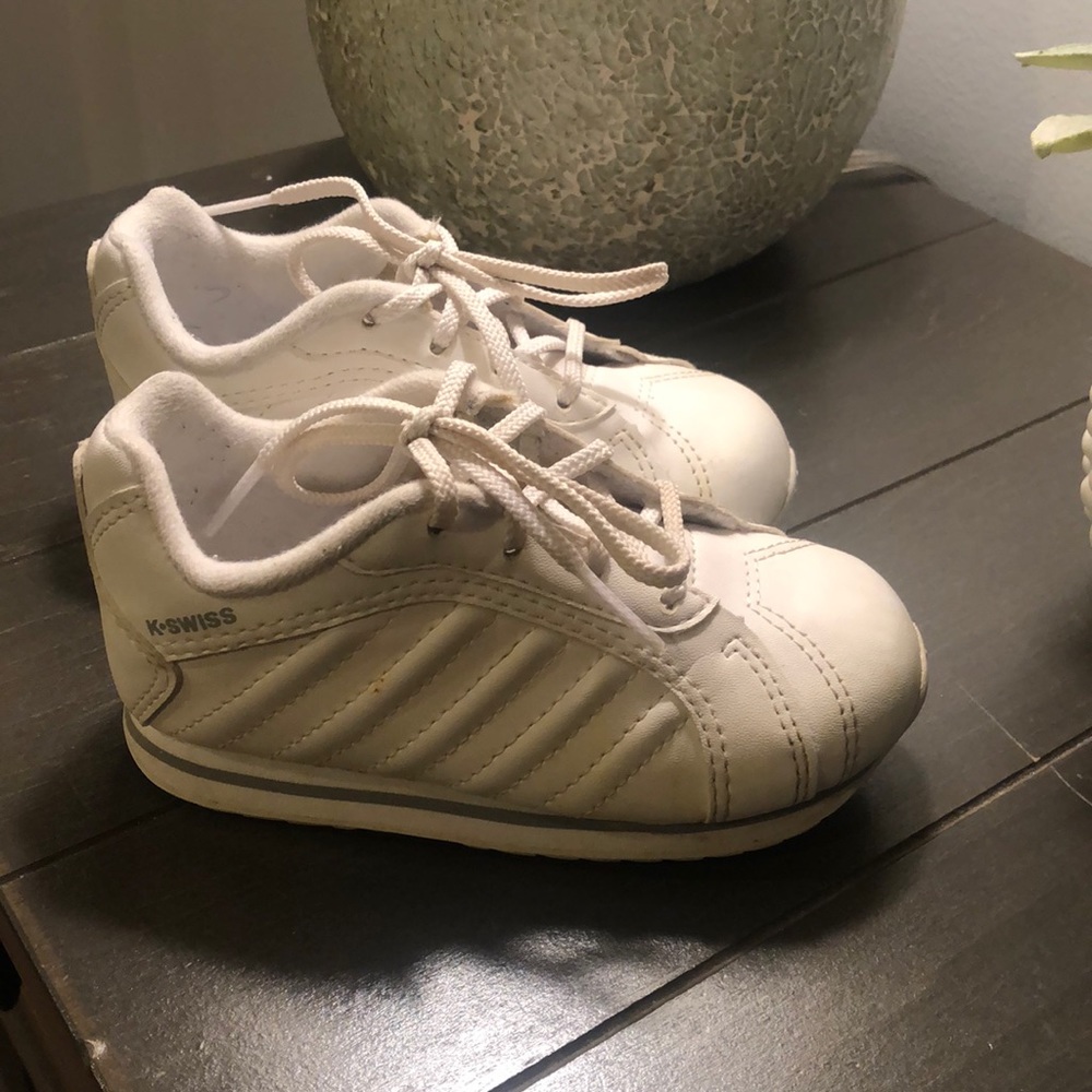 K-Swiss classic sneakers size 6 (Toddler)